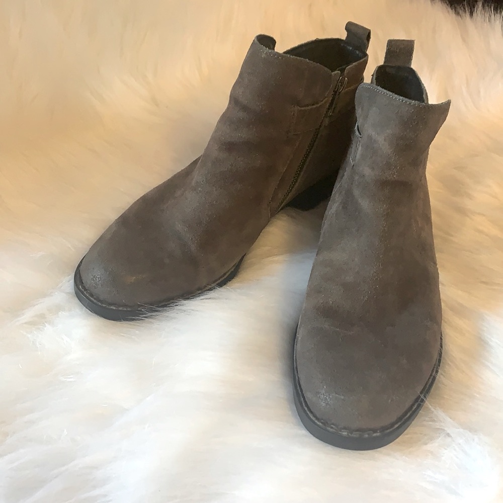 BORN Ankle Boots in Brown Suede Leather
